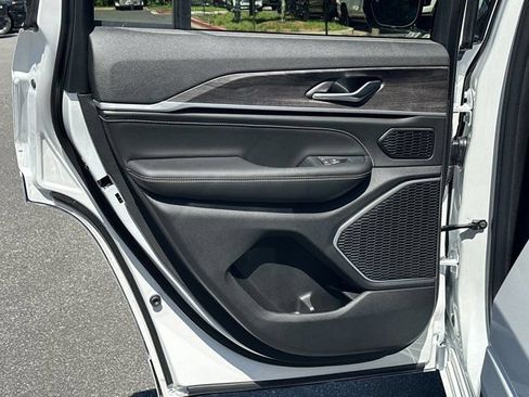 New 2026 Jeep Grand Cherokee Limited AWD/4WD image 22