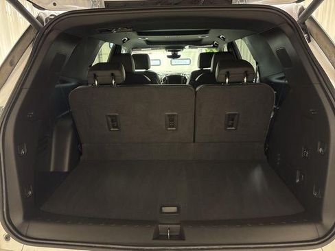 Used 2023 Chevrolet Traverse High Country AWD/4WD image 29