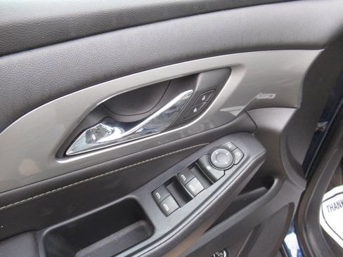 Used 2023 Chevrolet Traverse LT w/ LPO, Floor Liner Package image 20