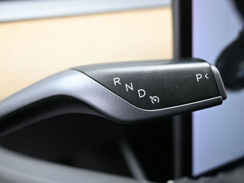 Used 2019 Tesla Model 3 Standard Range image 17