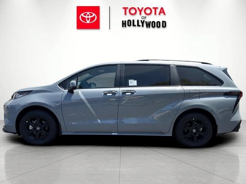New 2026 Toyota Sienna XLE Woodland Edition AWD/4WD image 9