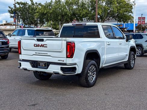 Used 2022 GMC Sierra 1500 AT4 w/ AT4 Preferred Package AWD/4WD image 4