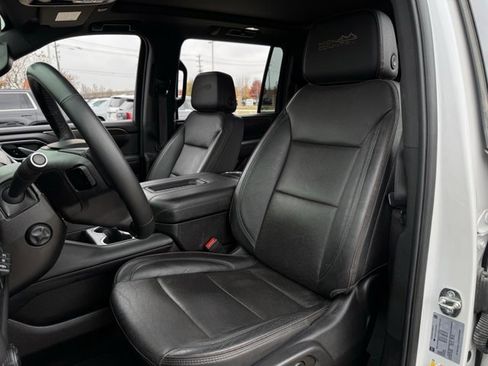 Used 2023 Chevrolet Suburban High Country image 26