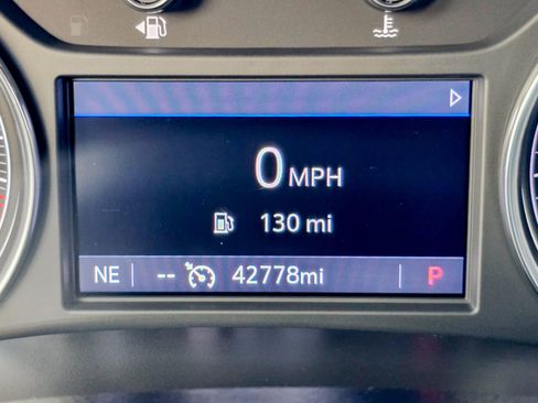 Used 2022 Buick Enclave Essence w/ Experience Buick Package image 24