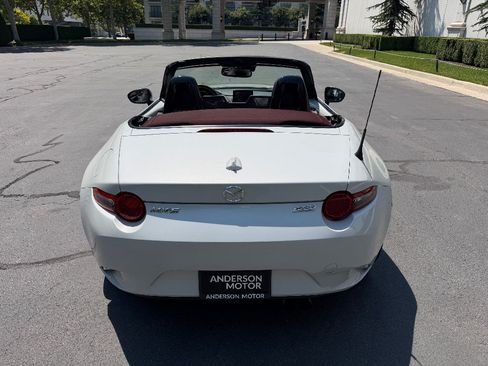 Used 2018 MAZDA MX-5 Miata Grand Touring RWD image 8
