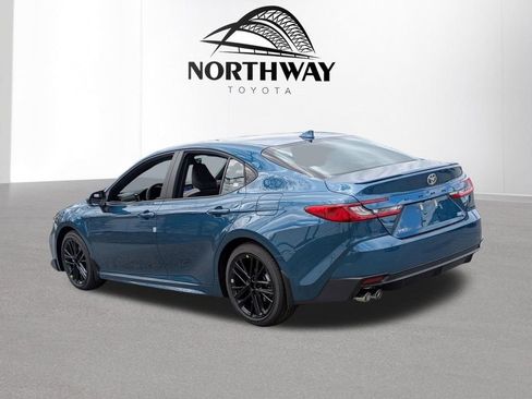 New 2026 Toyota Camry SE FWD image 5