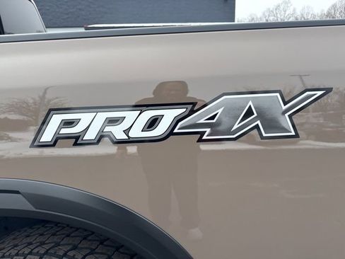 Used 2023 Nissan Titan PRO-4X w/ Pro-4x Convenience Package image 11