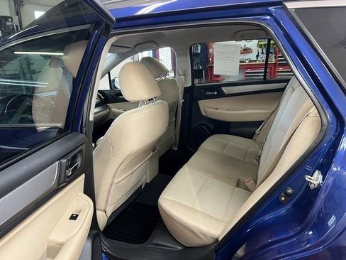 Used 2016 Subaru Outback 2.5i Premium AWD/4WD image 8