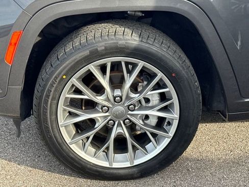 Used 2022 Jeep Grand Cherokee Summit w/ Adv Protech Group IV image 23