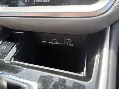 Used 2024 Subaru Outback Premium AWD/4WD image 33