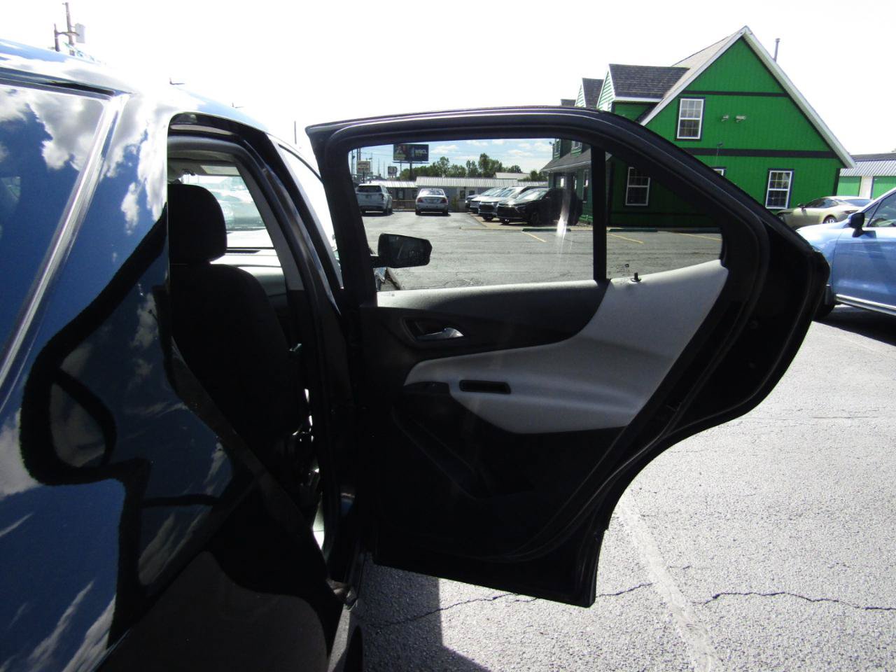 Used 2020 Chevrolet Equinox LS w/ LS Convenience Package FWD image 20