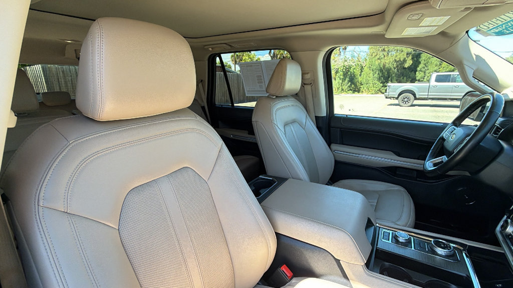 Used 2024 Ford Expedition Limited AWD/4WD image 29