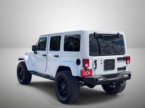 Used 2016 Jeep Wrangler Unlimited Sahara w/ Connectivity Group AWD/4WD image 5