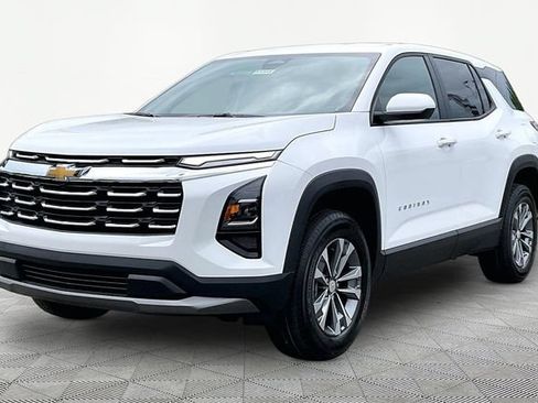 New 2026 Chevrolet Equinox LT FWD image 3