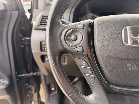 Used 2016 Honda Pilot Touring image 15