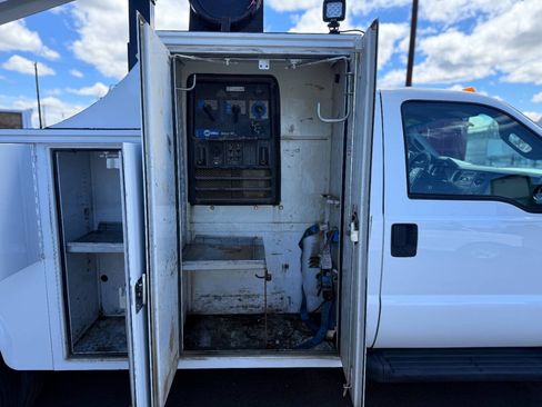 Used 2016 Ford F550 2WD Regular Cab Super Duty image 15