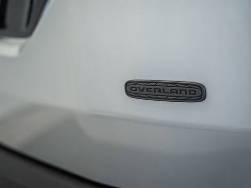 New 2026 Jeep Cherokee Overland image 7