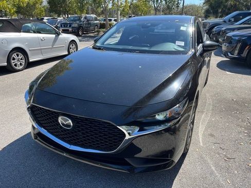 Used 2020 MAZDA MAZDA3 Sedan image 2