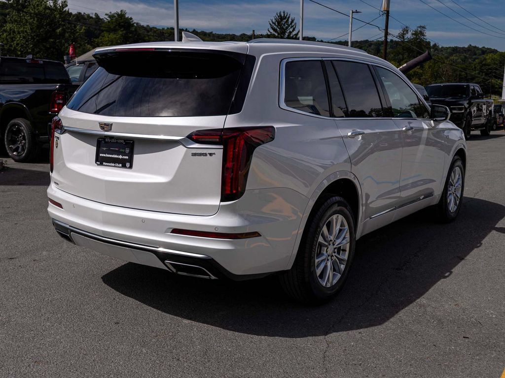 Used 2024 Cadillac XT6 Luxury w/ LPO, Floor Liner Package AWD/4WD image 4