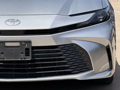 Used 2025 Toyota Camry LE w/ Convenience Package FWD image 9