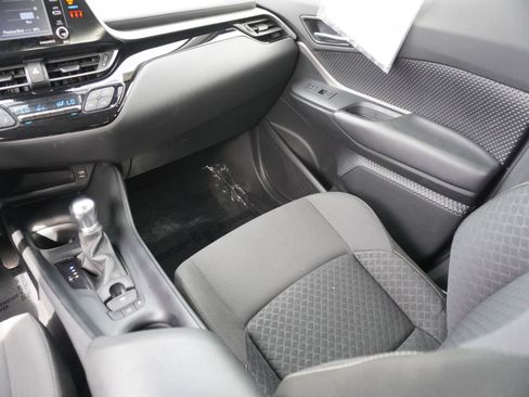 Used 2021 Toyota C-HR LE image 15