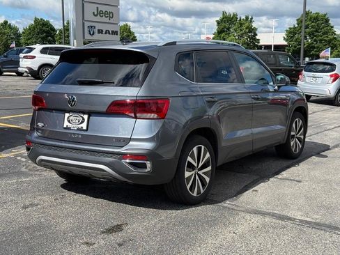 Used 2022 Volkswagen Taos SE AWD/4WD image 3