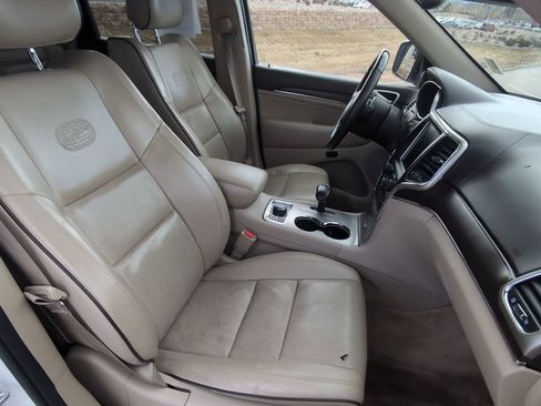 Used 2015 Jeep Grand Cherokee Overland w/ Advanced Technology Group image 34