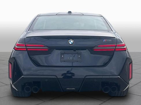 Used 2026 BMW M5 w/ Executive Package image 4