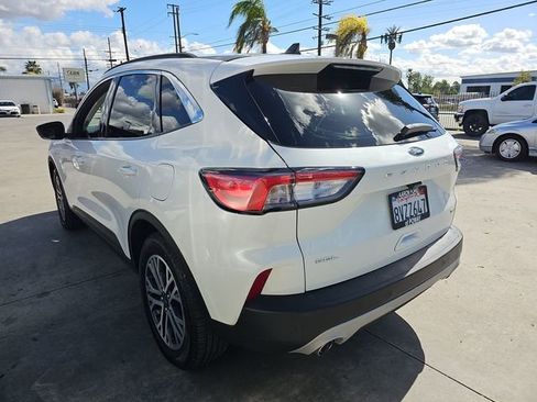 Used 2021 Ford Escape SEL w/ Technology Package image 4