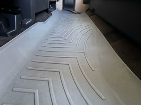 Used 2011 Ford F250 XLT w/ Chrome Pkg image 21