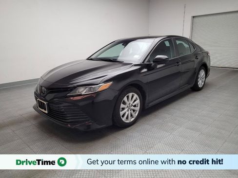 Used 2018 Toyota Camry LE image 1