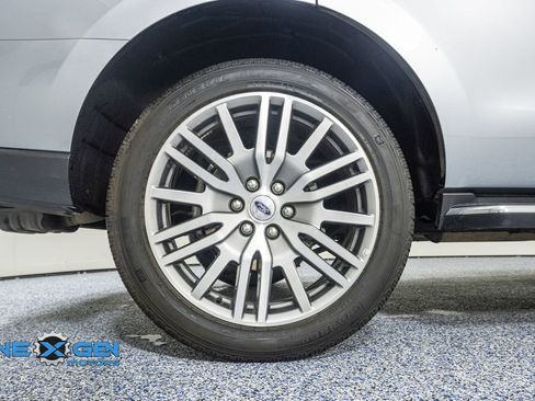 Used 2024 Ford Expedition XLT image 46