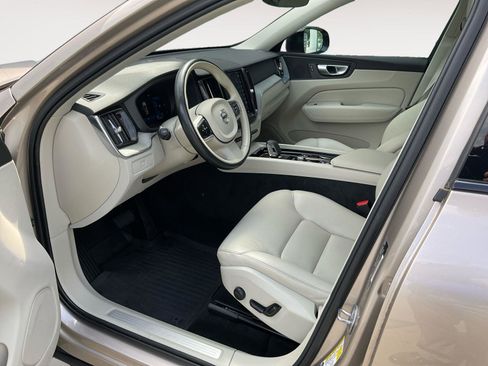 Certified 2024 Volvo XC60 B5 Plus w/ Climate Package AWD/4WD image 9