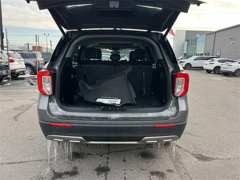 Used 2022 Ford Explorer XLT w/ Equipment Group 202A image 12