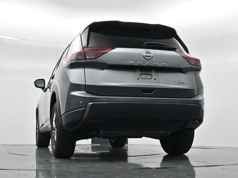 Used 2025 Nissan Rogue S AWD/4WD image 30