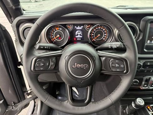 Used 2023 Jeep Wrangler Sport S image 15