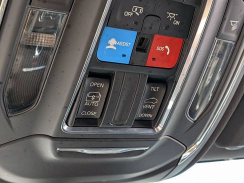 Used 2023 Jeep Grand Cherokee Altitude AWD/4WD image 35