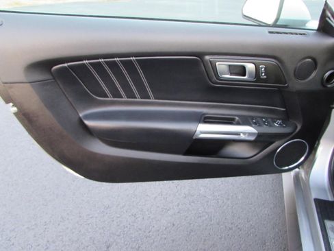 Used 2022 Ford Mustang Premium image 11