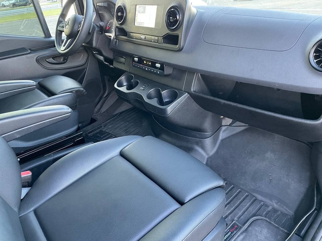 Used 2020 Mercedes-Benz Sprinter 2500 image 31