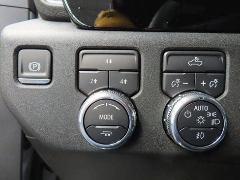 Used 2025 GMC Sierra 2500 SLE w/ SLE Value Package; image 48