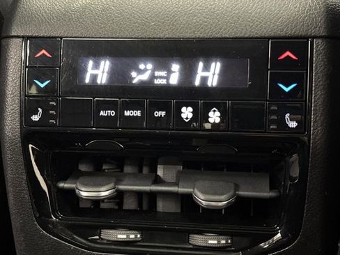 Used 2022 Jeep Grand Cherokee L Overland w/ Luxury Tech Group IV image 38