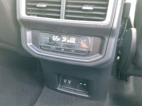 New 2026 Volkswagen Atlas Peak Edition image 21