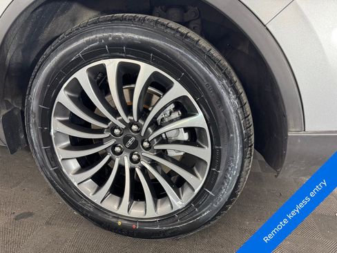 Used 2021 Lincoln Aviator Reserve w/ Elements Package Plus image 7