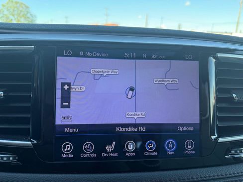 Used 2017 Chrysler Pacifica Limited FWD image 26