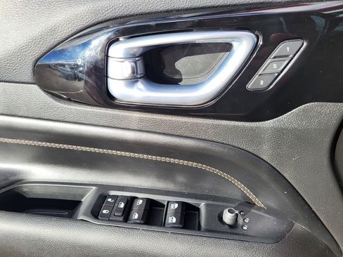 Used 2024 Jeep Compass Limited image 17