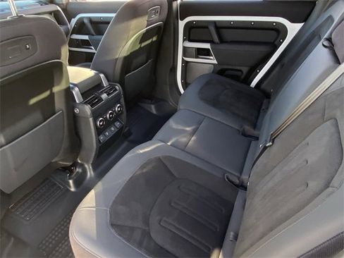 Used 2021 Land Rover Defender 110 SE image 25