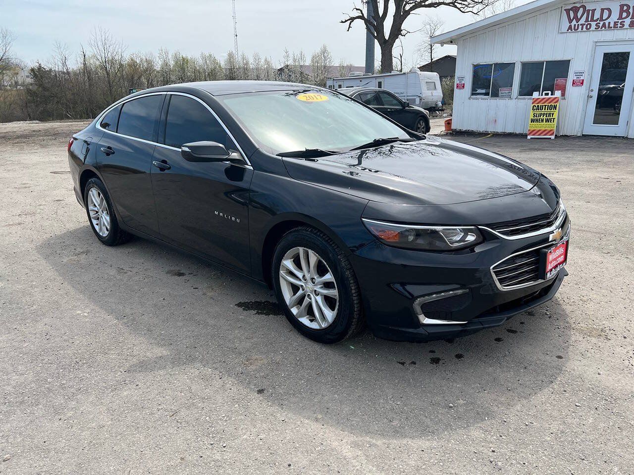 Used 2017 Chevrolet Malibu LT FWD image 3