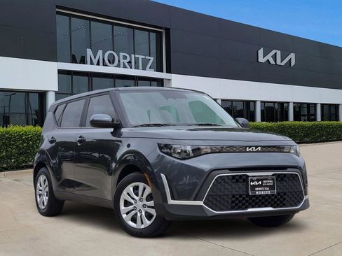 Used 2023 Kia Soul LX image 1