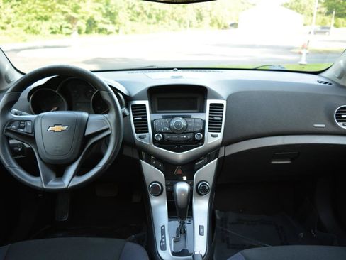 Used 2014 Chevrolet Cruze LT FWD image 18