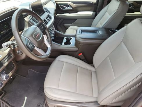 Used 2023 GMC Yukon XL SLT w/ SLT Luxury Package RWD image 11